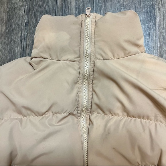Fashion Nova Beige Tan Cropped Puffer Drop Shoulder Front Zip Jacket Size S - Picture 5 of 11